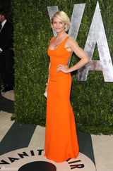 高清图：卡梅隆-迪亚兹橙色礼服亮相奥斯卡派对