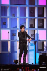 组图：Hit FM流行音乐颁奖礼开锣 罗志祥率舞群开场