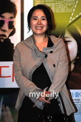 组图：韩片《爱情万岁》媒体试映 许俊锡柳惠英出席