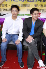 组图：霍启刚霍启山心情大好 否认成立教学基金