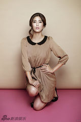 组图：王珂知性大片 彰显文艺女青年魅力