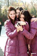 组图：准亚姐赴合肥拍摄外景 不惧低温美丽冻人