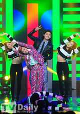 组图：Rain复出霸气夺冠 东方神起帅气回归