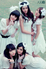 组图：少女团体AK98拍公益写真 宛若绿色天使