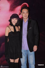 组图：千嬅结婚派对真空上阵 婚夜丁生醉倒无造人