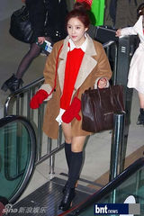 组图：T-ara赴日办粉丝签名会 红装贺圣诞