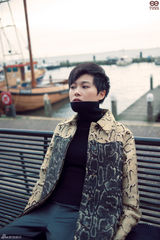 组图：李宇春新年写真发布 俏皮鬼马春式魅力