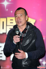 组图：高凌风带病宣传演唱会 讽女儿谢金燕不孝