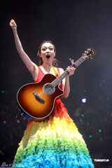 组图：容祖儿尾场演唱会性感热舞 动作狂野令人窒息 