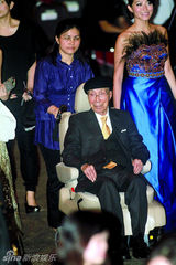 组图：邵逸夫离世享年107岁 曾与众港姐合影