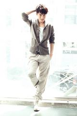 组图：贾乃亮冬日温暖写真 幸福传递正能量