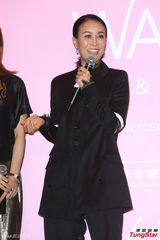 组图：四天后助力公益 张惠妹激胖被指水桶腰