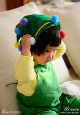 组图：众星欢乐庆圣诞 Angela可爱林志玲性感