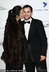 幻灯图：群星柏林出席电影活动 女星盛装亮相抢镜