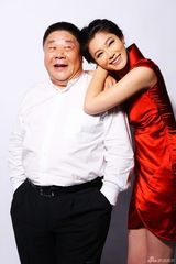 高清图：刘金山于娜拍写真 演绎美女野兽组合