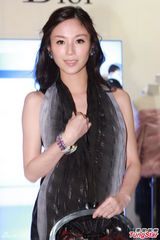 组图：熊黛林学会珍惜跟前人 穿平底鞋否认有喜