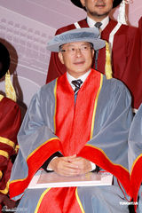 高清图：杜琪峰获颁荣誉院士 刘德华任达华等捧场