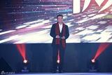 组图：2012新浪微博之夜现场-曹国伟登台致辞