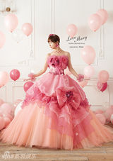 组图：筱田麻里子自创婚纱品牌唯美梦幻