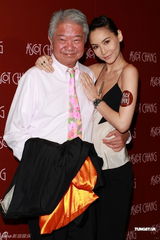 组图：任达华出席活动 自曝法式亲吻会害羞  