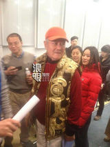 独家：春晚彩排 赵本山土豪装与蔡明严肃谈节目