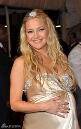 组图：美国时装学院庆典举行 众明星红毯竞艳