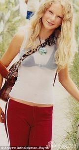 组图：泰勒-斯威夫特青涩旧照被指女大十八变