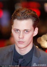 组图：《简-曼斯菲尔德的车》首映 主创齐亮相