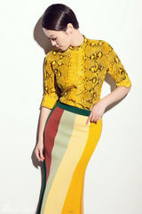 组图：袁莉秋冬时尚大片 气质高贵秀迷人身段