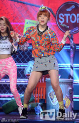 组图：SHINee复古亮相《冠军秀》4minute潮味足