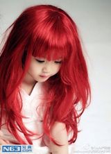 组图：钟丽缇小女美貌动人 带火红假发变美人鱼