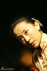 幻灯：《让子弹飞》再曝剧照 苗圃角色扑朔迷离