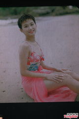 组图：汤宝如红磡体育馆开唱众星捧场