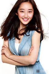 组图：蒋梦婕烈焰红唇大片情迷双面丽人