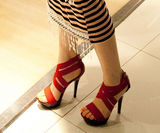 高清组图：徐立街拍LOOK 波西米亚风长裙搭红鞋