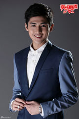 组图：快男杭州十四强诞生 流浪歌手感动全场