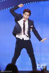 组图：EXO与missA等献唱K-POP WORLD FESTIVAL