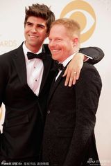 组图：《摩登家庭》男星杰西-泰勒-弗格森亮相