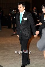 组图：辉星太真儿等参加2010韩国歌手之日纪念活动