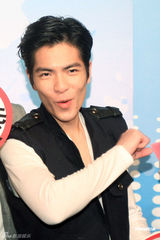 组图：萧敬腾担任反霸凌大使 为年轻时错误道歉