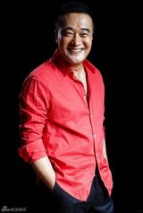 组图：王建新龙年质感写真 铁血硬汉气质难挡