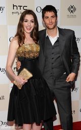 高清组图：《那一天》纽约首映 安妮-海瑟薇秀性感