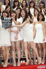 组图：林依晨甜美亮相首度升格当导演