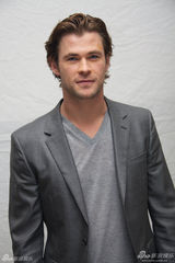 组图：《极速风流》主创拍摄写真 上演型男诱惑