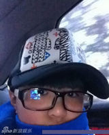 组图：金龟子刘纯燕13岁可爱女儿私房照