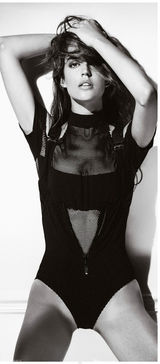 组图：西班牙超模克拉拉-阿隆索性感写真