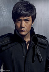 组图：季裕哲艺术写真彰显贵族风情