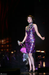 高清组图：汤灿演唱会温暖感动 舞台华美星光熠熠