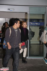 组图：BIGBANG朴振英访港 逾百名粉丝接机