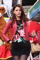 组图：王思平怀秋情人节发一元红包宣传新剧